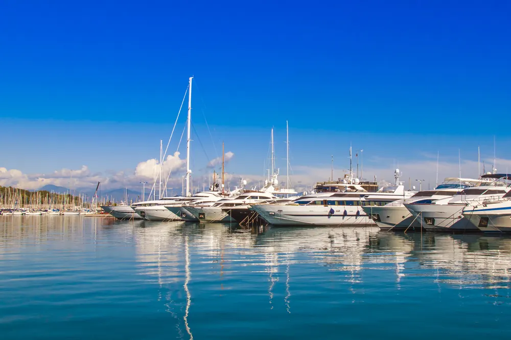 What Does a Watercraft Insurance Policy Cover?